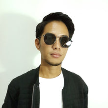 Load image into Gallery viewer, U026 Black Hexa Sunglasses
